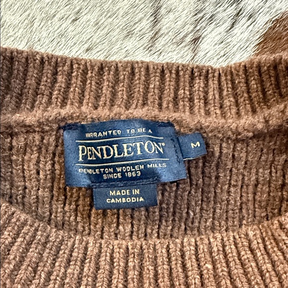 Pendleton Women's Sweater in Brown and Red Pattern - Picture 2 of 3